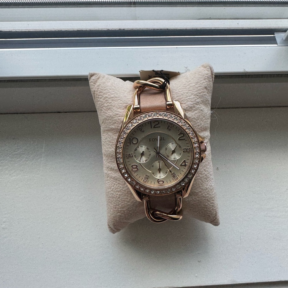 Fossil Gold Watch with Crystal Bezel and Metal Bracelet